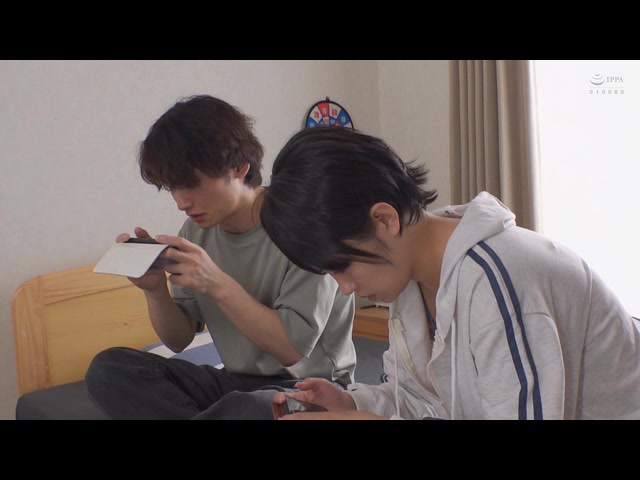 ボーイッシュで男友達みたいな幼馴染の意外すぎるSEXYランジェリーと…