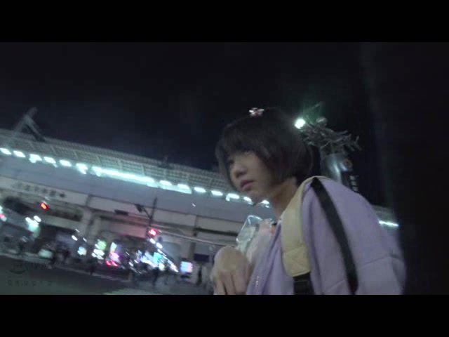 家出美少女。保護連れ込みわいせつ映像