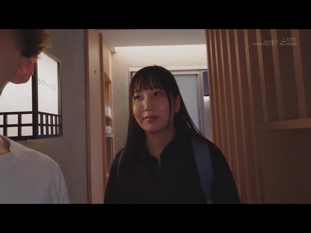大学入学前、人生最大の誘惑。初対面の人としちゃったはじめての生えっち。そして人生初のナマ中出し。葵井みずほ