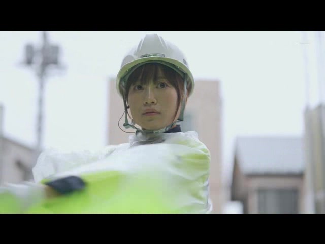 夫婦のこれからのために始めた交通誘導バイトで出会った年下ガテン系と待機中不倫SEX　天宮花南