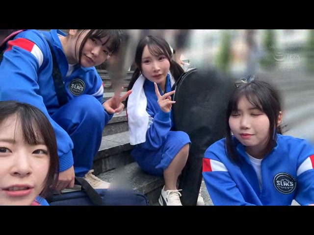 合宿の夜、こっそり布団の中で何度もイカセてレズに目覚めさせてしまった同級生に数年後…夫が近くにいるのに密着スロー乳首舐めでレズ返しされた私