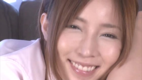 芸能人　美波ねい　アイドルにドバッと一撃顔射