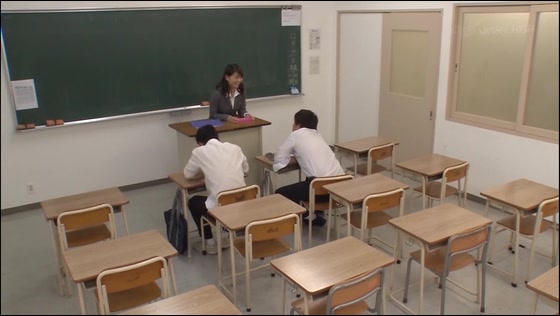 先生とやりたい奴、全員集合！●されて感じてしまったせいで男子生徒が大行列