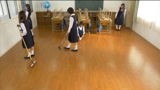 突然、どろっどろ精子が降り注がれる日常 学園生活で「常にぶっかけ」女子○生2